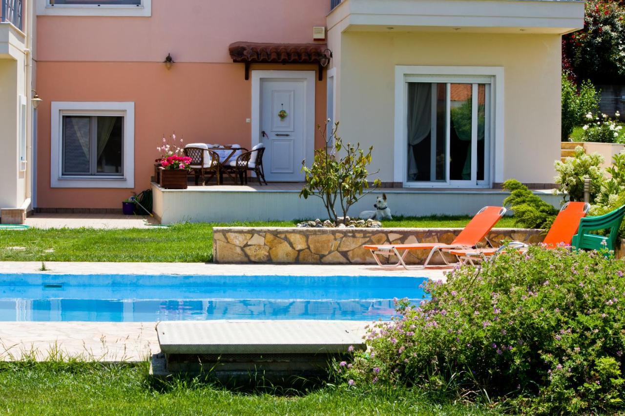 Brina'S Luxury Apartments Agioi Apostoloi  Exterior foto